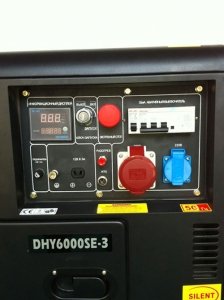Дизельный генератор HYUNDAI DHY6000SE-3 - фото №2